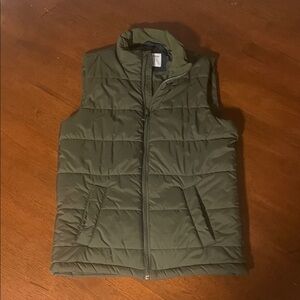 Amazon Essentials Olive Puffer Vest